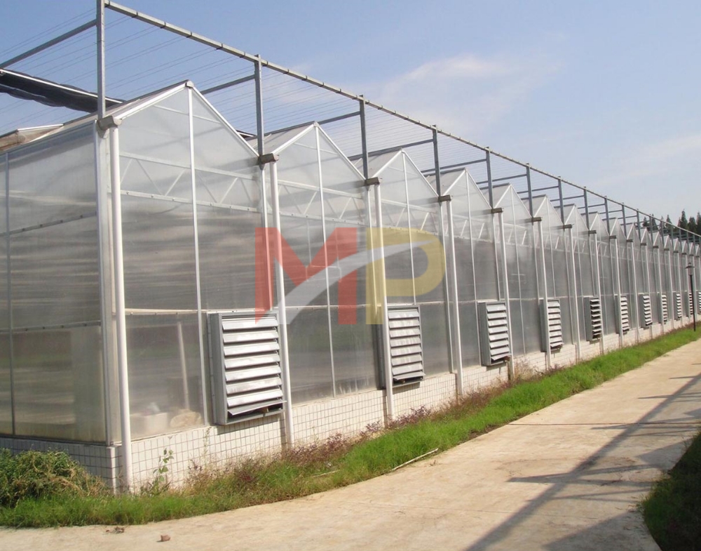 tấm lợp polycarbonate đặc ruột
