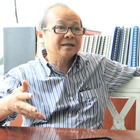 khách hàng đã ma tấm lợp lấy sáng