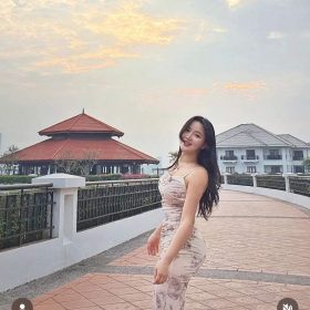 khách hàng đã ma tấm lợp lấy sáng